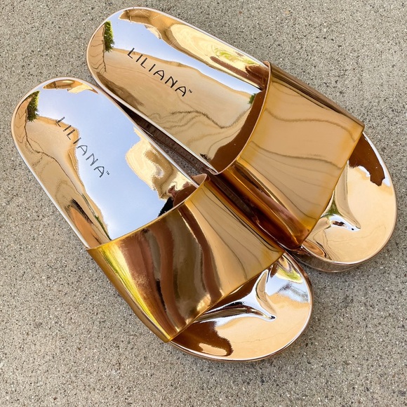 🎉2X HP🎉 Rose Gold Metallic Slides Sandals - Picture 2 of 9